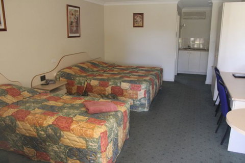 Golfview Motor Inn - New Castle Holiday 3