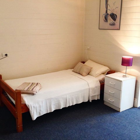 Estreet Guesthouse - New Castle Holiday 0
