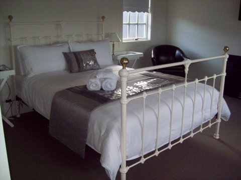 Calgary Accommodation & Killara Accommodation - New Castle Holiday 1