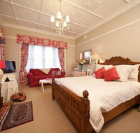 Melba House Bed and Breakfast - New Castle Holiday
