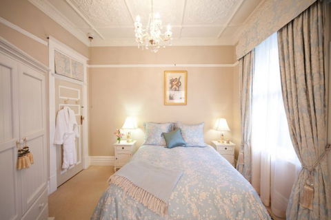 Melba House Bed And Breakfast - New Castle Holiday 8