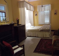 Guy House Bed and Breakfast - New Castle Holiday