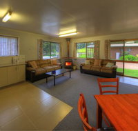 Bunya Mountains Getaway Accommodation - New Castle Holiday
