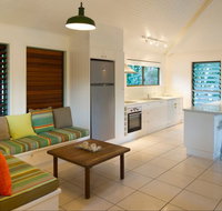The Retreat Beach Houses - New Castle Holiday