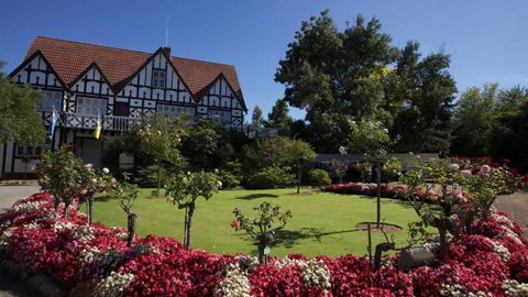 Cockington Green Gardens - New Castle Holiday 0