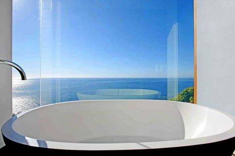 Kamekura Binalong - New Castle Holiday 0