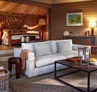 Pretty Beach House - New Castle Holiday