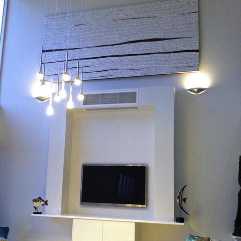 Ngarru Gallery Indigenous Fine Art - New Castle Holiday 1