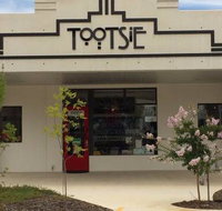 Tootsie Fine Art and Design - New Castle Holiday