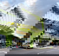 Mount Sheridan Plaza - New Castle Holiday