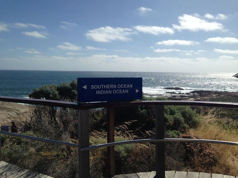 Margaret River, Caves, Wine And Cape Leeuwin Lighthouse Tour From Perth - New Castle Holiday 9