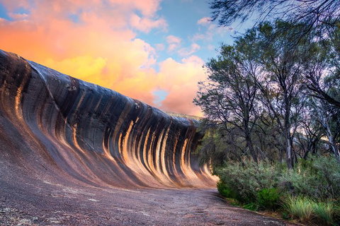 Wave Rock Private Tour - New Castle Holiday 0