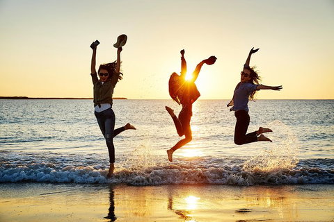 4-Day Coastal Loop Via Monkey Mia Wild Dolphins Kalbarri Pinnacles Perth Return - New Castle Holiday 5