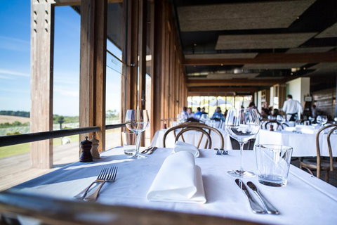 Estate To Plate: Montalto Vineyard Gourmet Lunch And Wine-Tasting Tour - New Castle Holiday 1