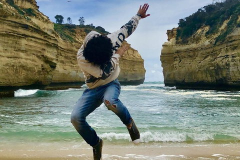 Great Ocean Road And 12 Apostles! - New Castle Holiday 1