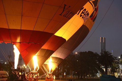 Melbourne Sunrise Balloon Flight & Champagne Breakfast - New Castle Holiday 6