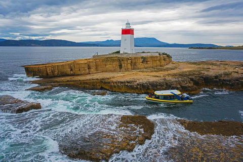 Hobart Sightseeing Cruise Including Iron Pot Lighthouse - New Castle Holiday 0