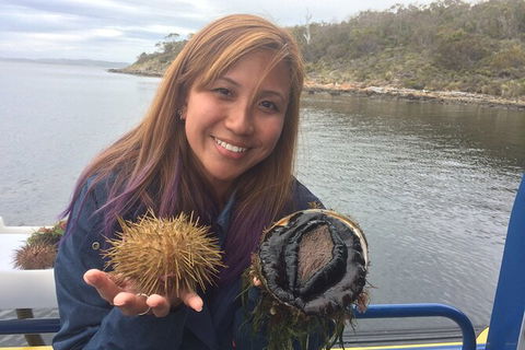 Fresh From The Ocean: Tasmanian Seafood Gourmet Full-Day Cruise Including Lunch - New Castle Holiday 18