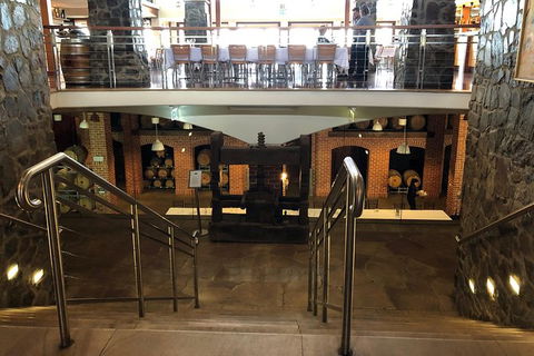 Sirromet Winery All Inclusive Lunch @ Lurleens, Tour, Tastings And Transfers - New Castle Holiday 9