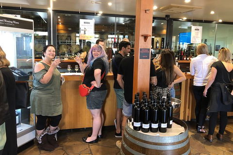 Sirromet Winery All Inclusive Lunch @ Lurleens, Tour, Tastings And Transfers - New Castle Holiday 7