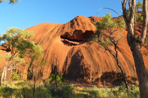 Overnight Uluru (Ayers Rock) Small-Group Camping Tour - New Castle Holiday 4