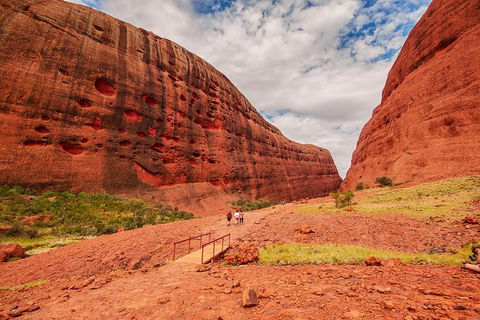 Kata Tjuta Sunrise And Valley Of The Winds Half-Day Trip - New Castle Holiday 10