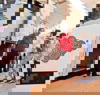 Uluru Ayers Rock to Alice Springs One-Way Shuttle - New Castle Holiday