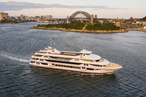 Sydney Harbour Dinner Cruise - New Castle Holiday 32