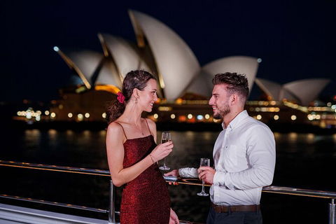 Sydney Harbour Dinner Cruise - New Castle Holiday 28