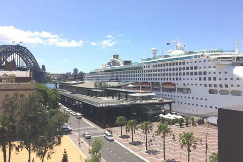 Shuttle Transfer From Cruise Ship Terminal At Circular Quay To Sydney Airport - New Castle Holiday 0