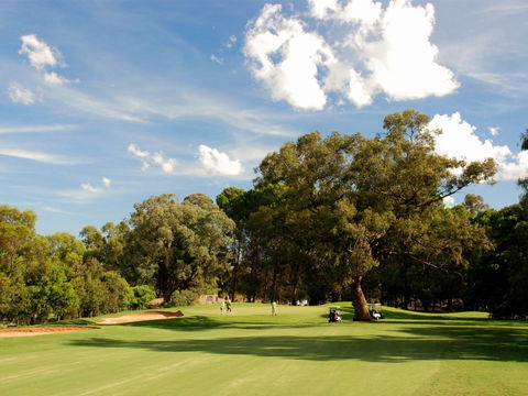 Corowa Golf Club - New Castle Holiday 0