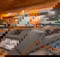 Gumnut Hideaway Gallery - New Castle Holiday