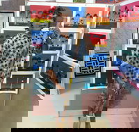 Josephine's Gallery  Kangaroo Orphanage - New Castle Holiday