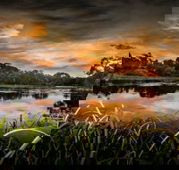 Lake McIntyre - New Castle Holiday