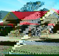 Balladonia - New Castle Holiday