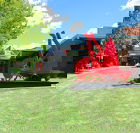 Bathurst Regional Art Gallery - New Castle Holiday