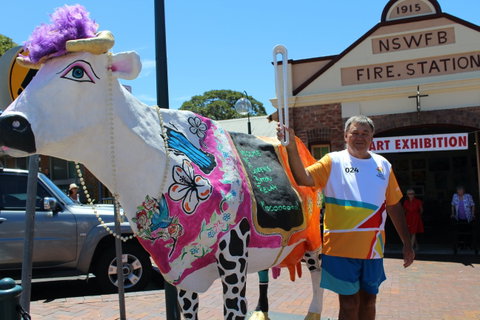 Daisy The Decorated Dairy Cow - New Castle Holiday 0
