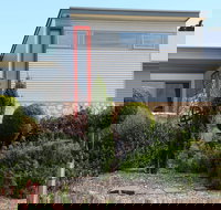 John Lacey's Studio and Green Tank Gallery - New Castle Holiday