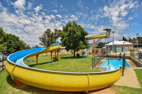 Junee Junction Recreation And Aquatic Centre - New Castle Holiday 0