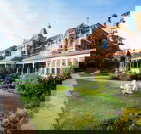 Rippon Lea Estate - New Castle Holiday