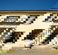 Wivenhoe House - New Castle Holiday