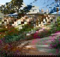 Buda Historic Home  Garden - New Castle Holiday