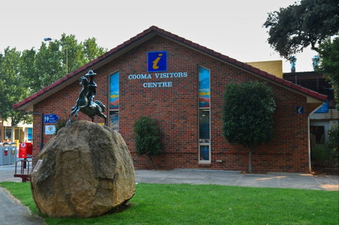 Centennial Park At Cooma - New Castle Holiday 1
