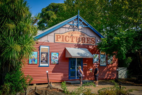 Huskisson Pictures - New Castle Holiday 0