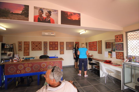 Kathleen Buzzacott Art Studio - New Castle Holiday 1