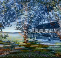 Queens Lake picnic area - New Castle Holiday