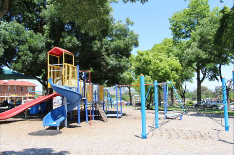 Tallangatta Triangles Park - New Castle Holiday 1
