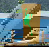 Tully Golden Gumboot - New Castle Holiday