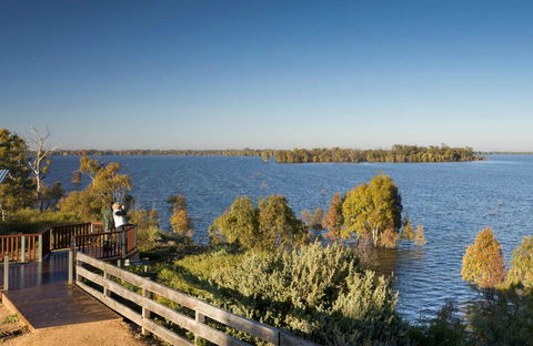 Yanga Lake Viewing Deck - New Castle Holiday 0