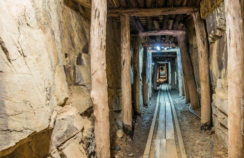 Bald Hill Tourist Mine - New Castle Holiday 0